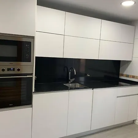 Apartamento 3 Garage アパート